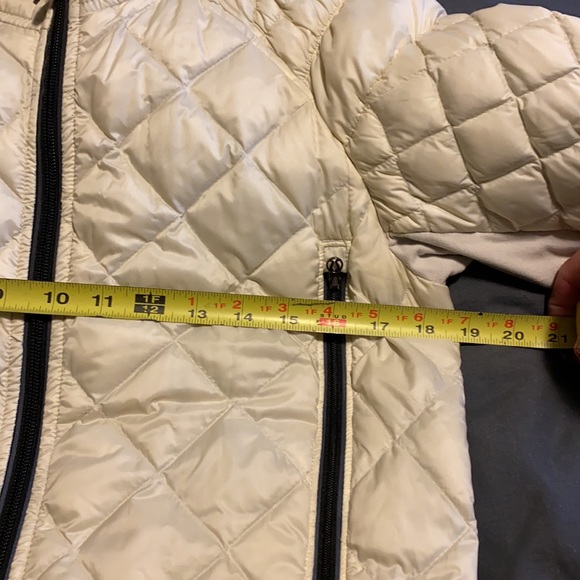 Lululemon Run Turn Around Reversible Jacket - Picture 8 of 11